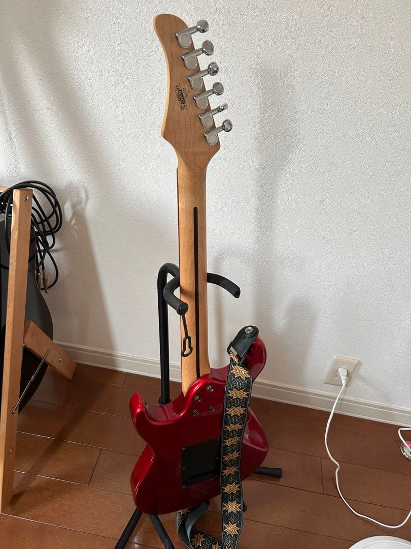 Cort ストラト エレキギター　赤