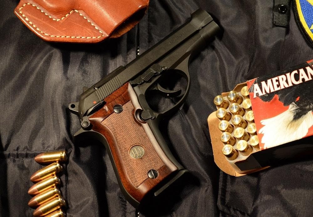 美品　マルシン　ベレッタM84　BERETTA　モデルガン　純正木グリ付　日本製