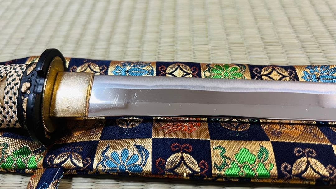 模造刀 拵え 短刀 二重刃文 御守刀 居合刀 高級刀袋付き 251012-1