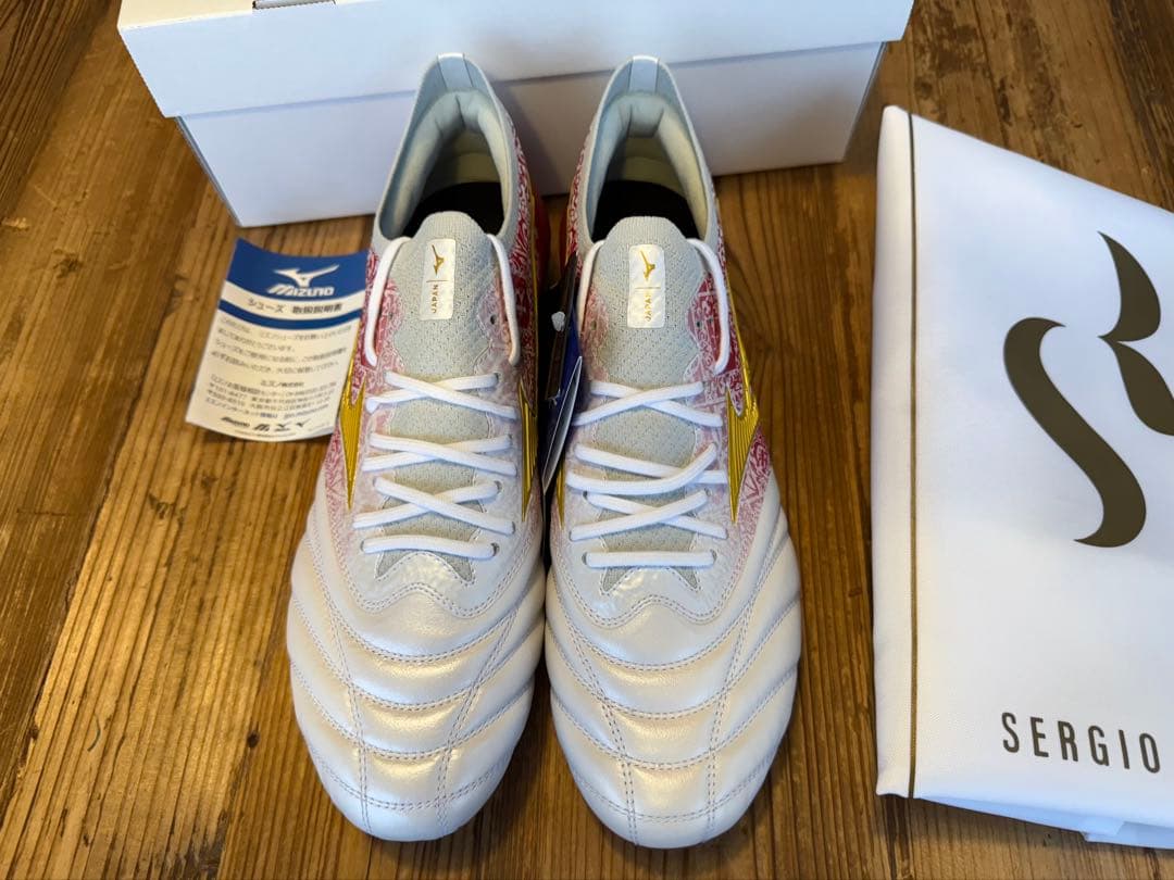 モレリア NEO 4 β SR4 JAPAN ホワイト×チャンピオンゴールド