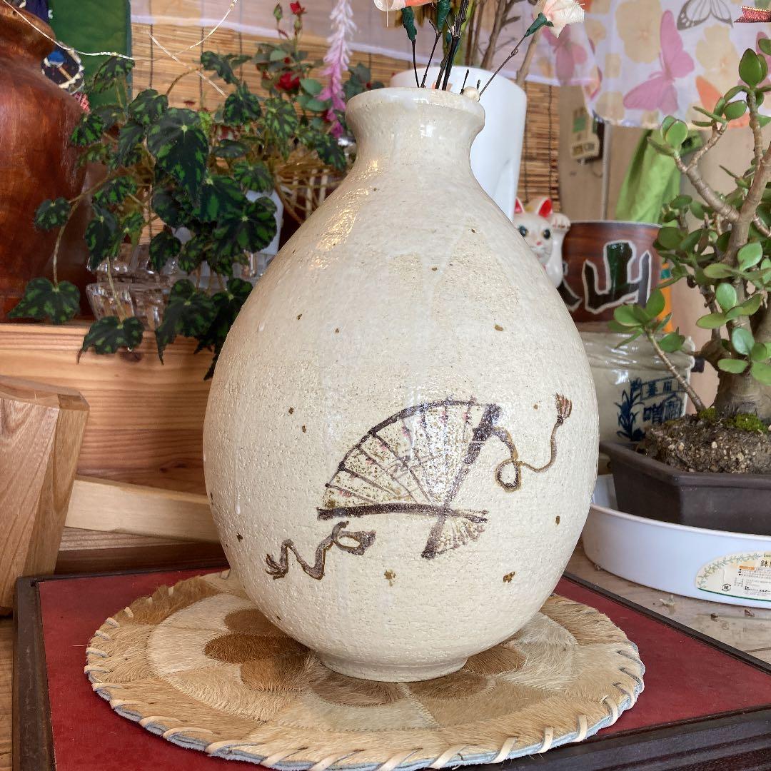 花瓶　高さ　29センチ直径約１９センチ有ります