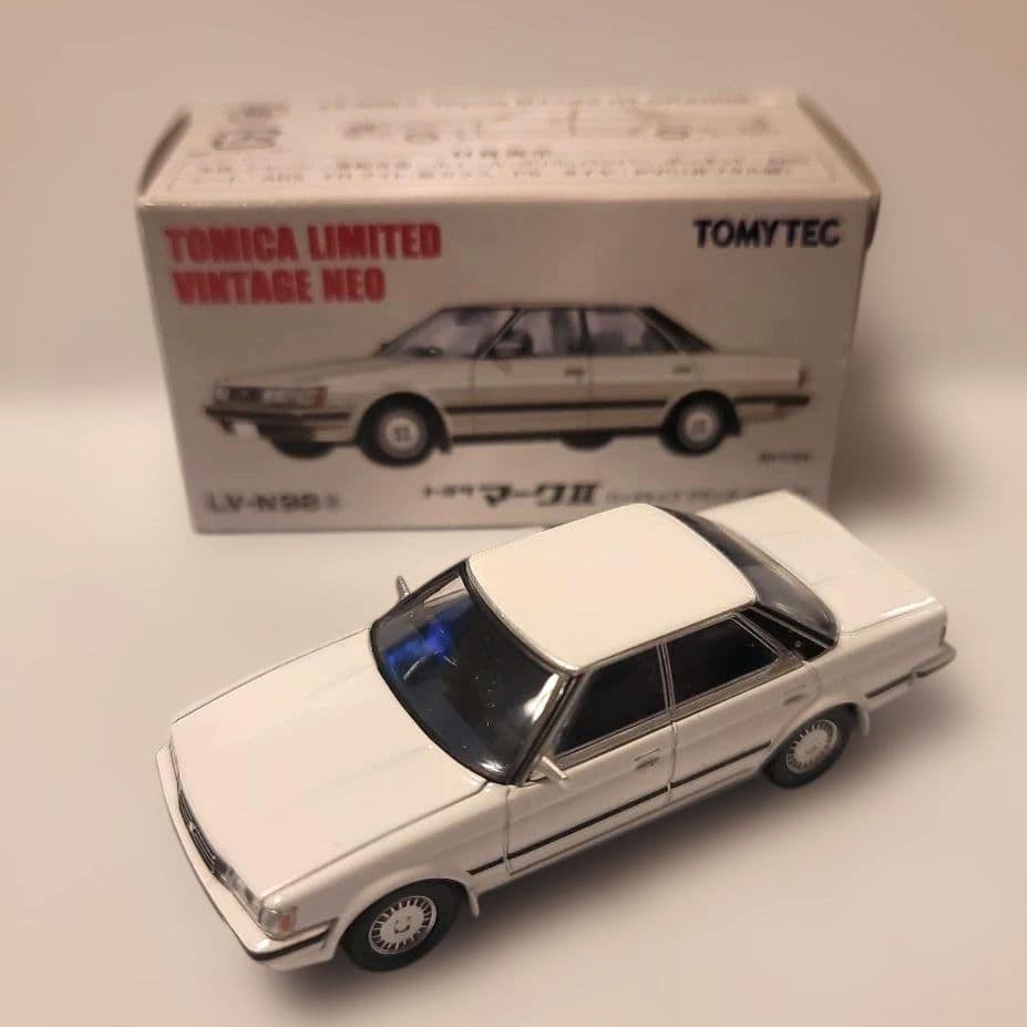 トミカ LV-N98a トヨタ マークII ハードトップ グランデ 86年式