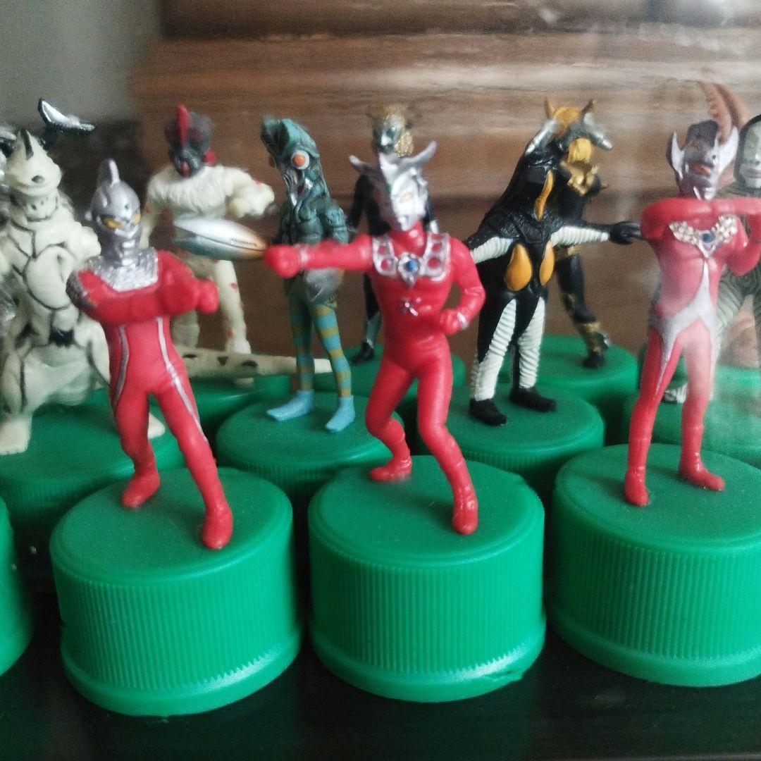 【美品】ウルトラマンボトルキャップ　シークレット込み全２４種　三ツ矢サイダー