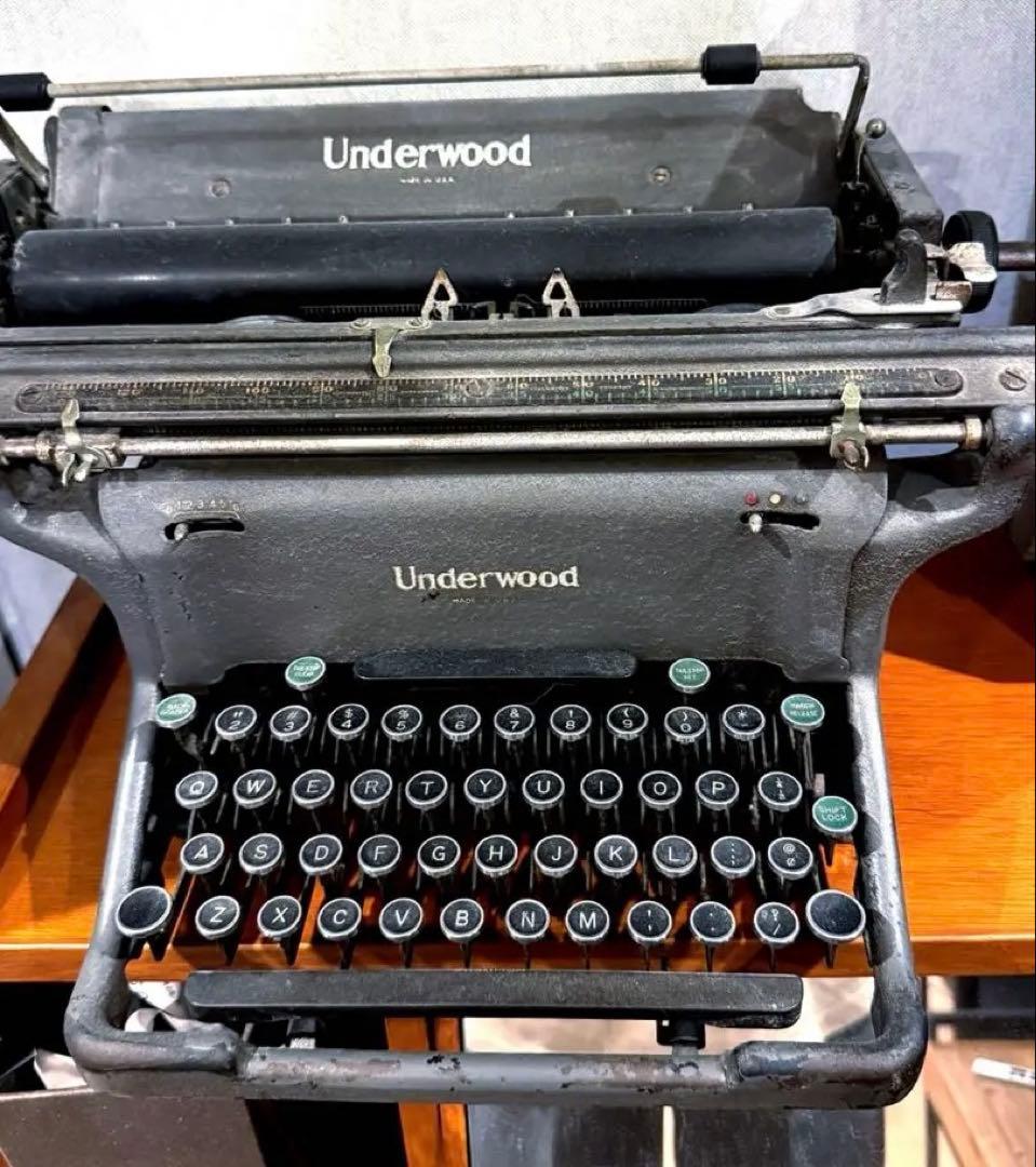 ジャンク品 Underwood 手動タイプライター グレー