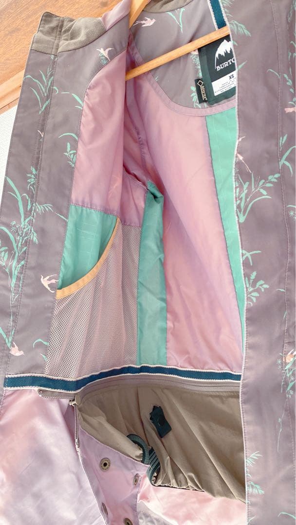 バートンゴアテックスアウター花柄