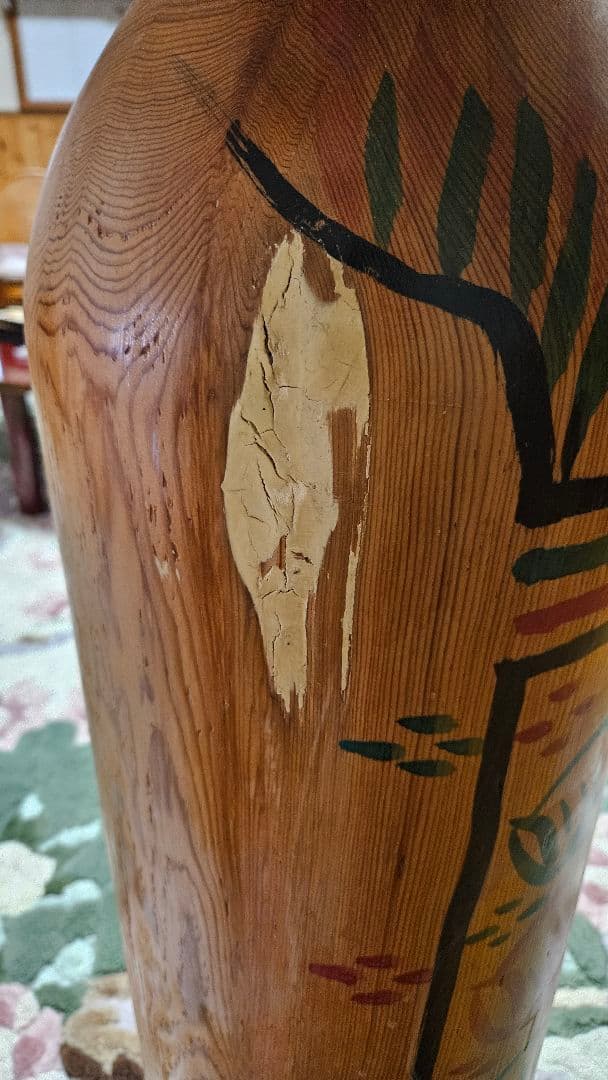 巨大な木地山こけし