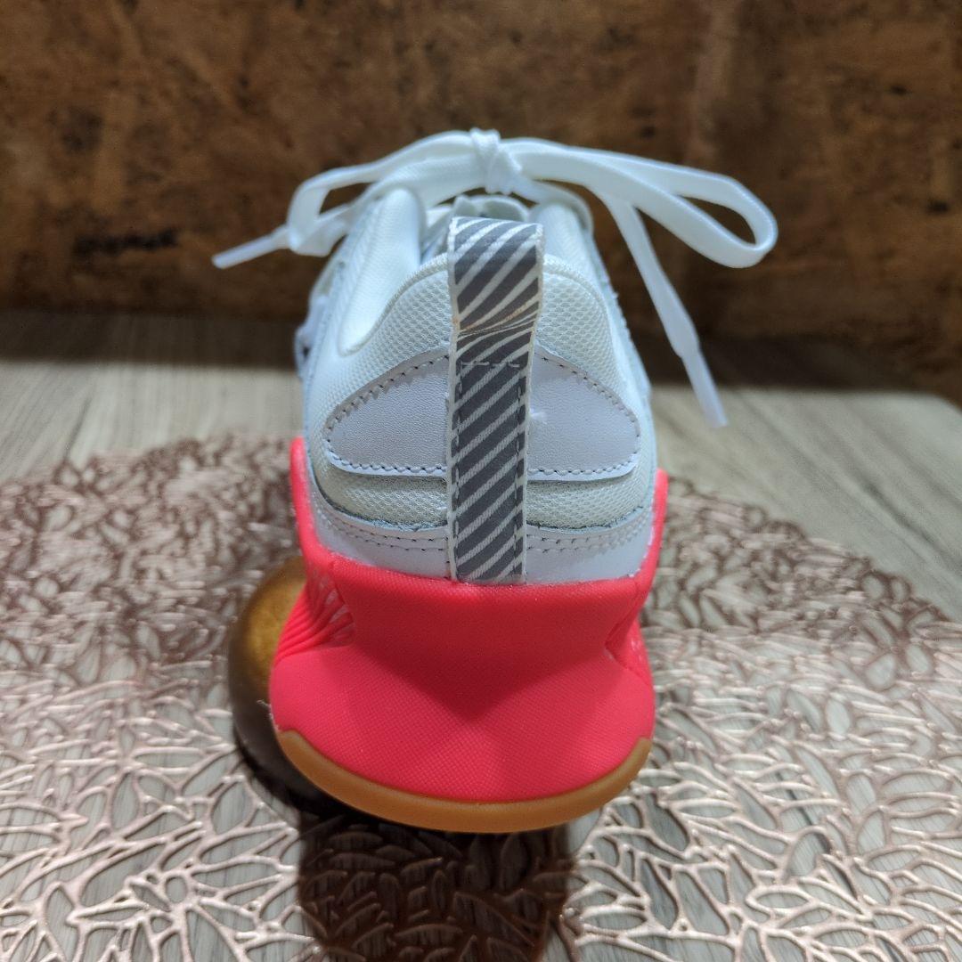 【完売品】アンダーアーマー　UAレイン リフター 24.5cm