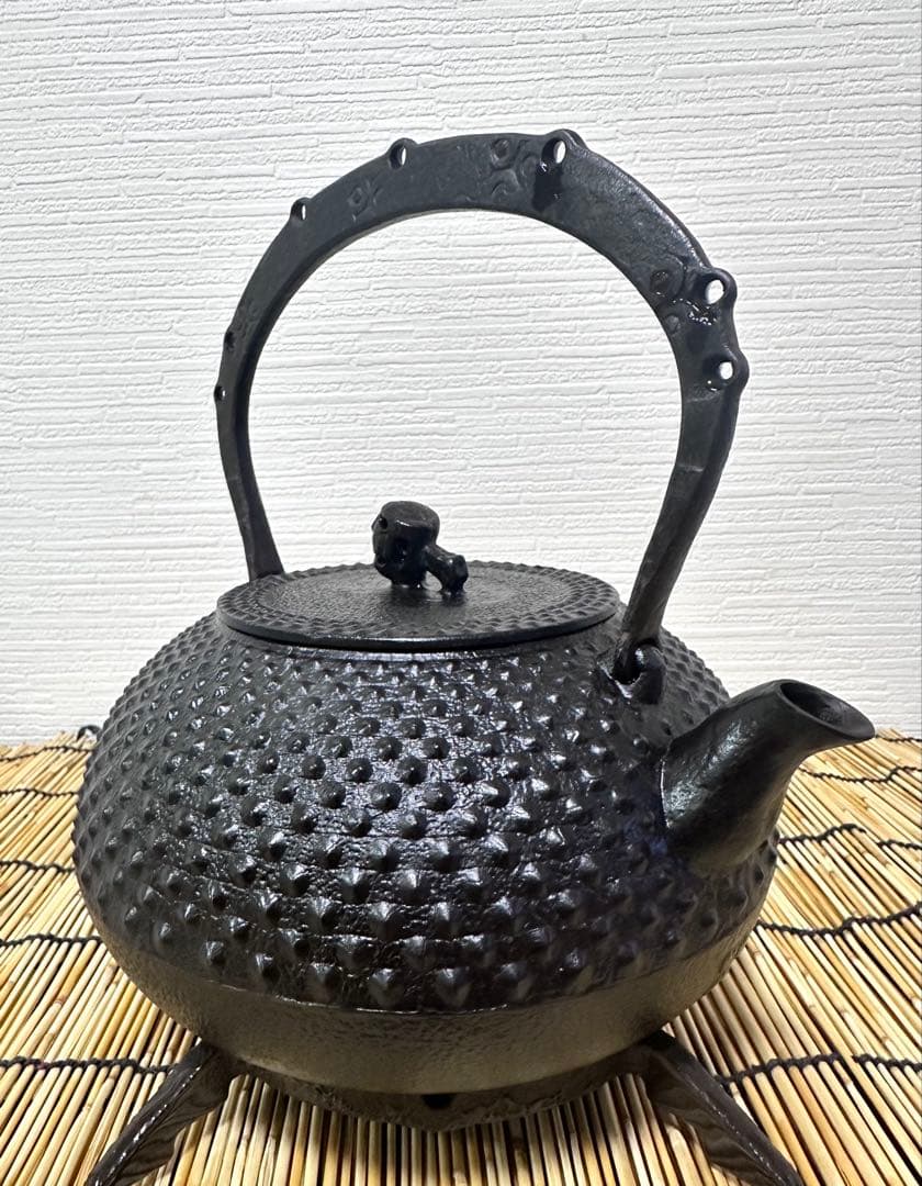 未使用、保管品　南部成龍堂鋳造所　斎峰　及川光正造　宝珠形馬蹄鉉　南部鉄瓶