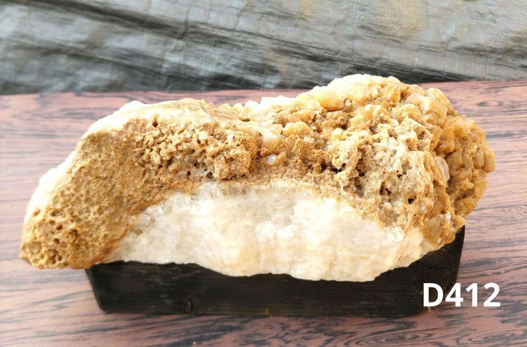 鑑賞石　天然石　水晶　D412