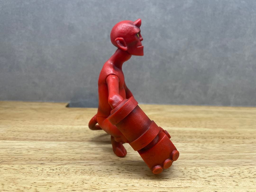 ベビーヘルボーイ 1/6スケールフィギュア