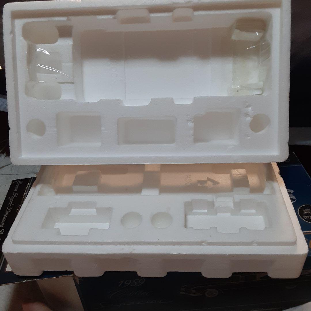 1959年型キャデラック霊柩車ミニカー 棺桶付き廃盤希少1/12sizu