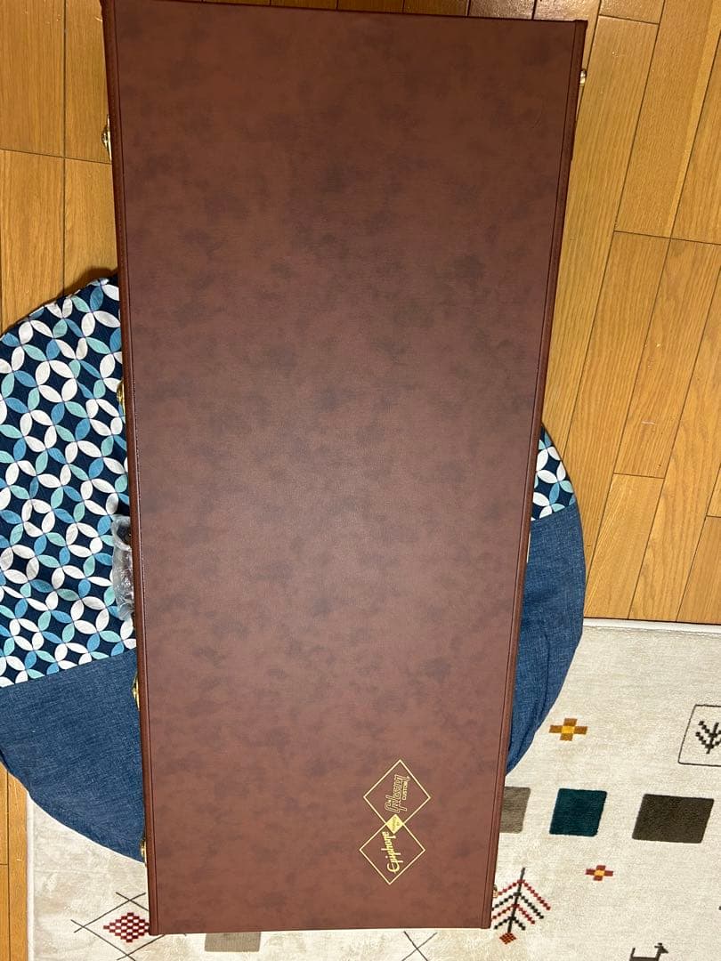 Epiphone by Gibson Korina Explorer ケース付き