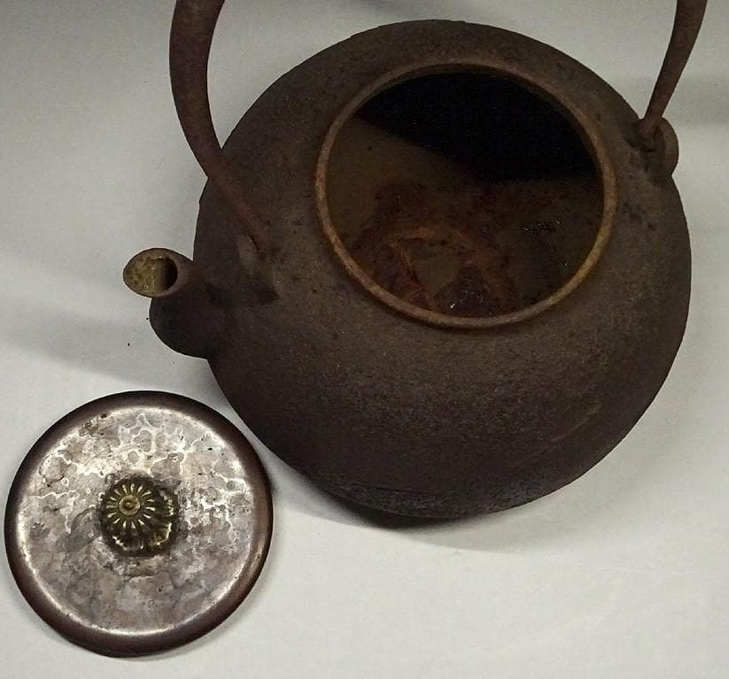 【人間国宝】◆『釜師 角谷一圭 松葉地紋 鉄瓶』◆検）亀文堂 龍文堂 金寿堂