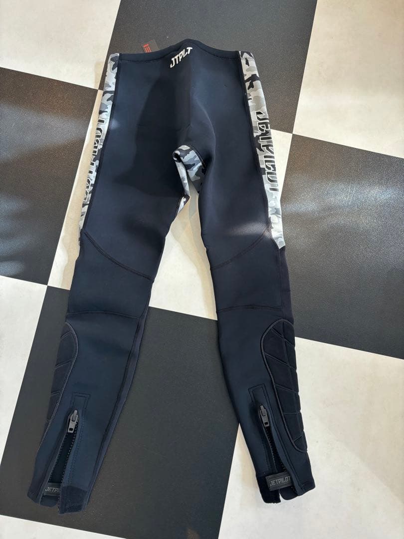 ジェットスキー　ジェットパイロットウェットスーツ上下