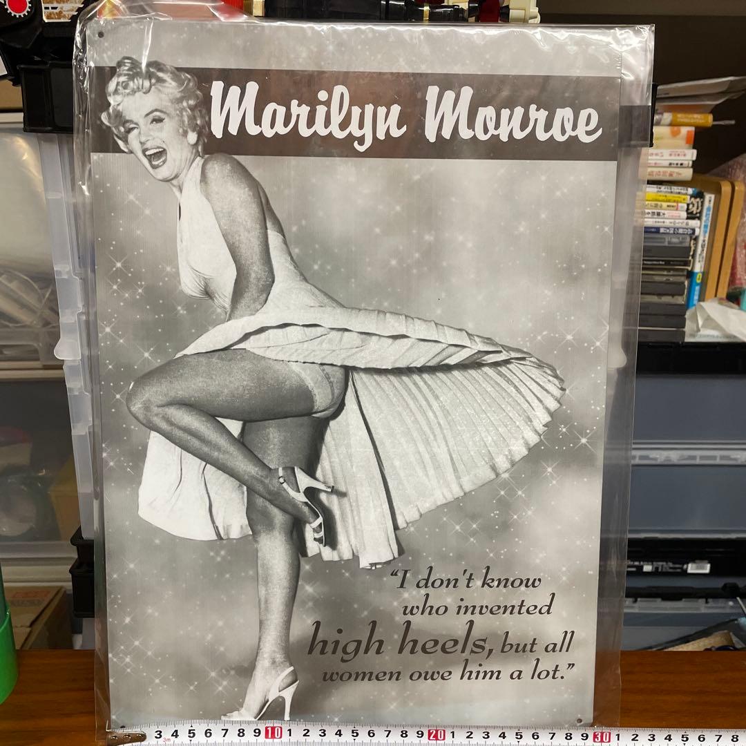 新品未開封未掲示品Marilyn Monroe モノクロ鉄製ポスター