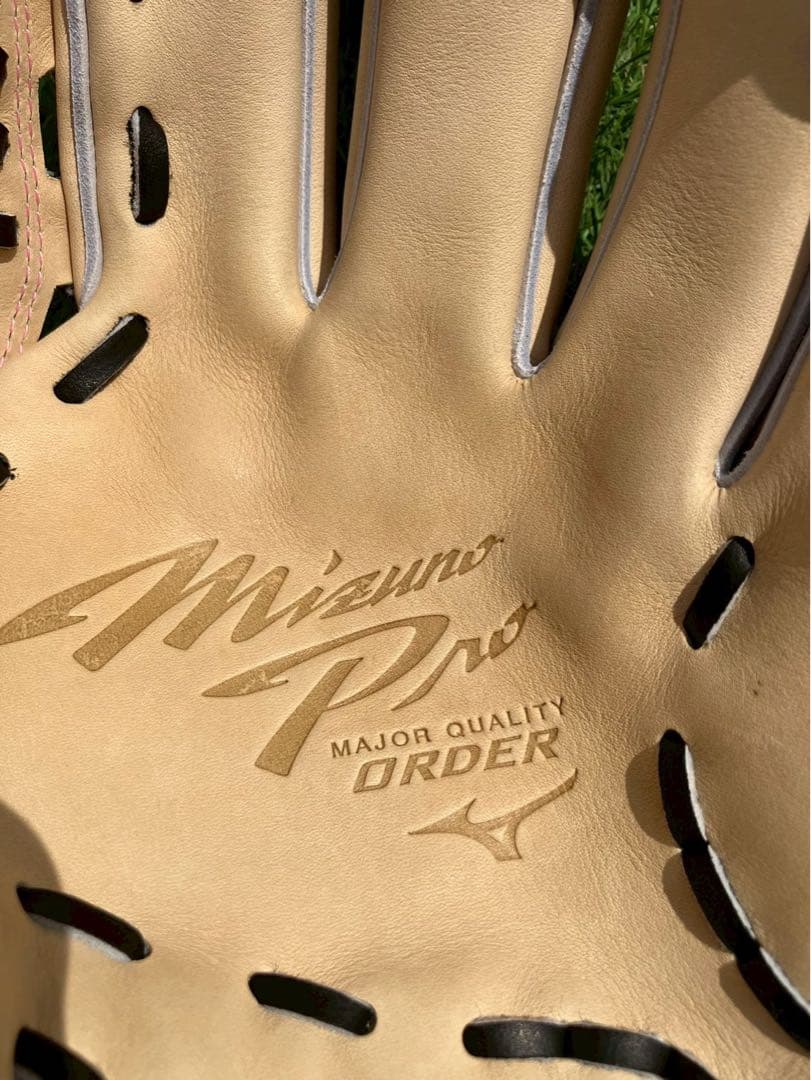ミズノプロ　硬式　オーダー　HAGA　村上　内野用　定価71,500円　グラブ