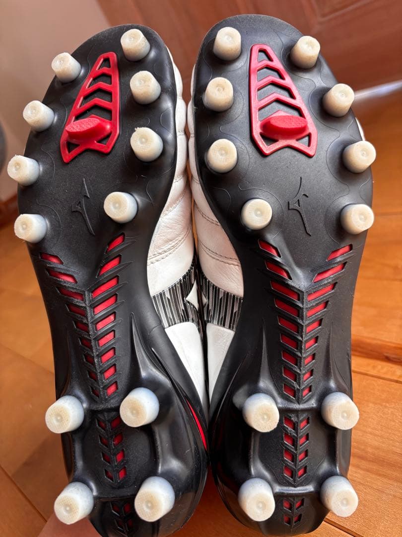 MORELIA NEO4サッカーシューズ ホワイト/レッド