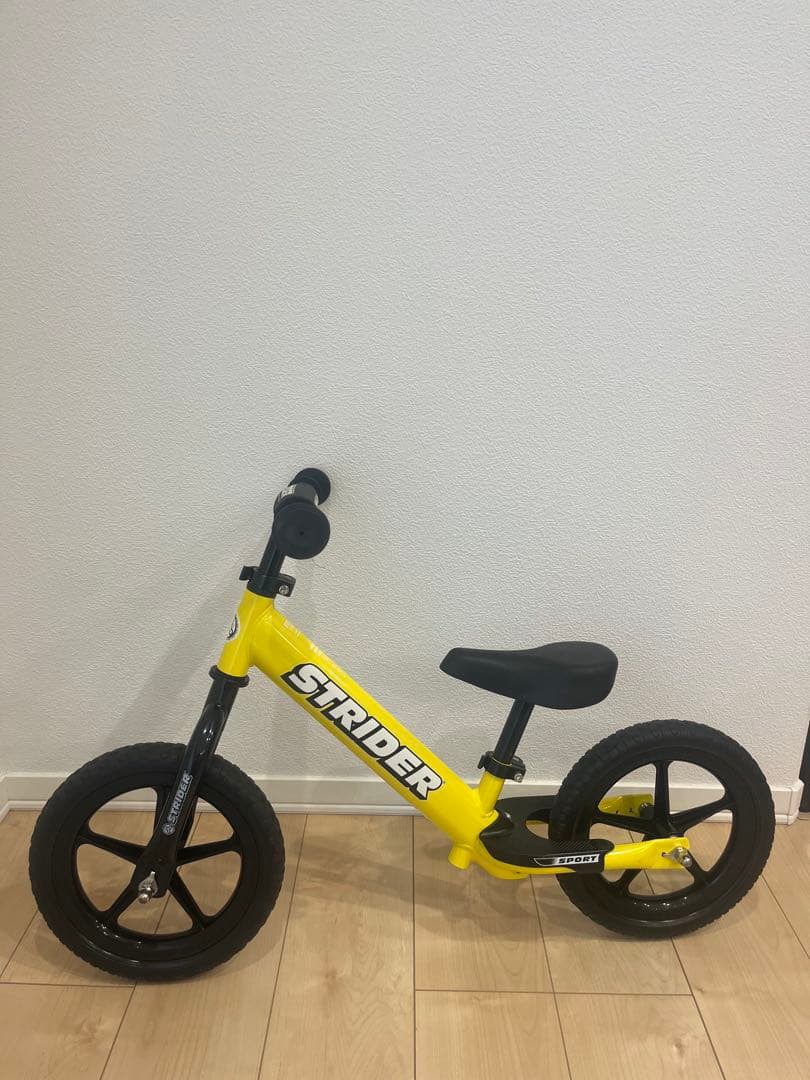 ストライダー スポーツモデル 12インチ キックバイク バランスバイク イエロー