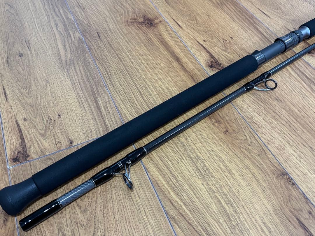 極美品　MCワークス　RAGING BULL 104XF-2 レイジングブル