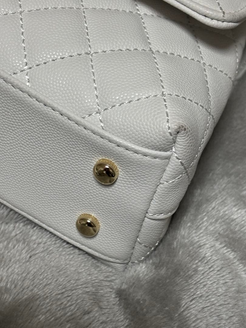 CHANEL ホワイト ショルダーバッグ ノベルティ