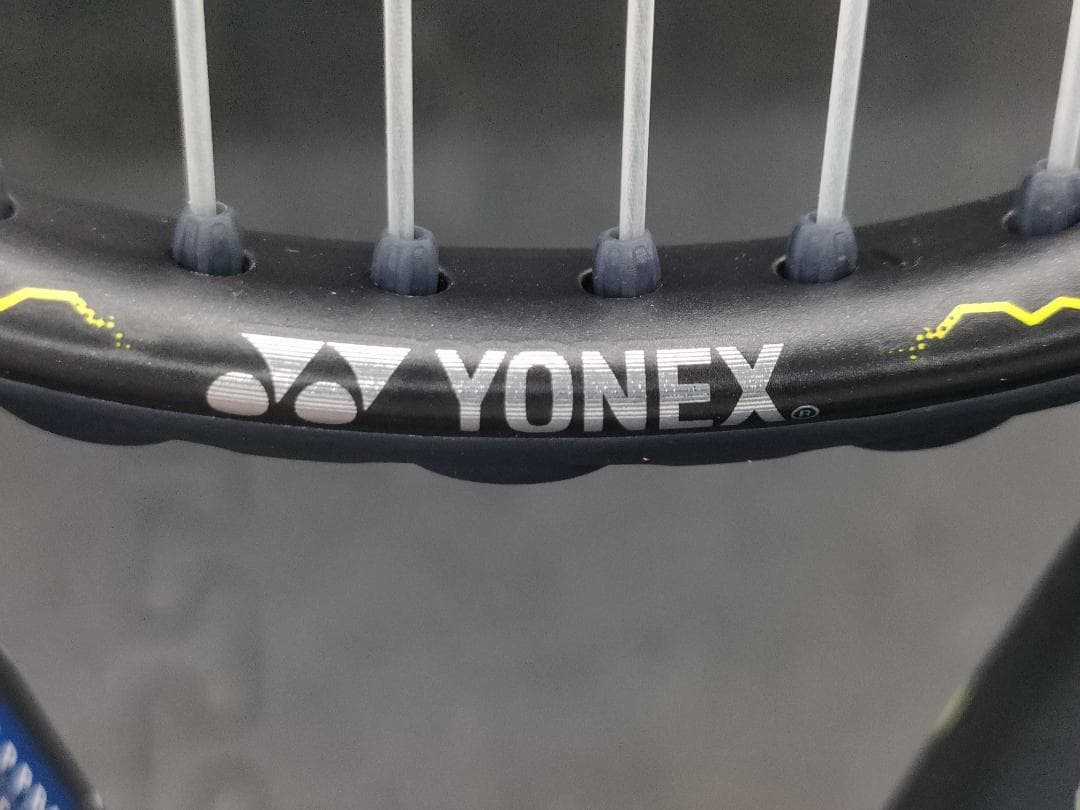 【美品】ヨネックス　VOLTRAGE7V　軟式テニスラケット　UL1