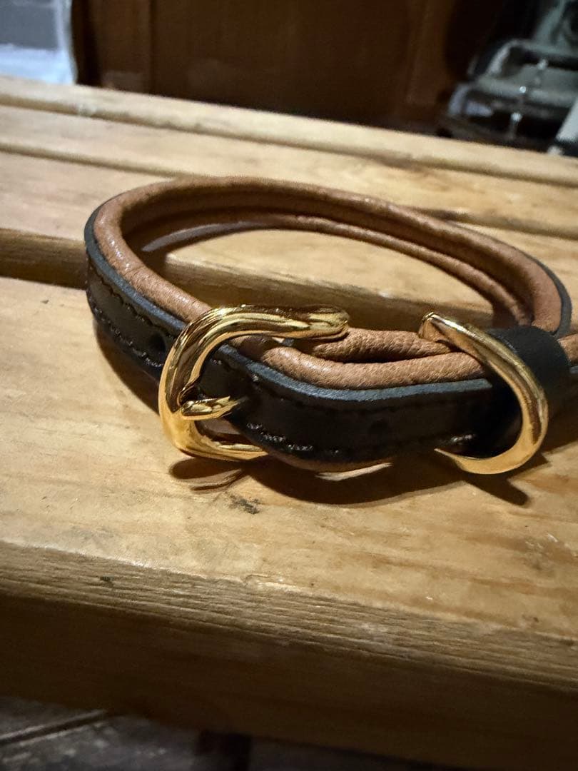 鹿革製品首輪 レザー製二重巻き首輪 黒と茶色バックルゴールド