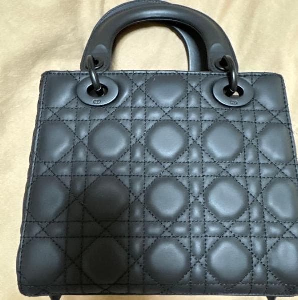 ブラック マットキルティング ショルダーバッグ