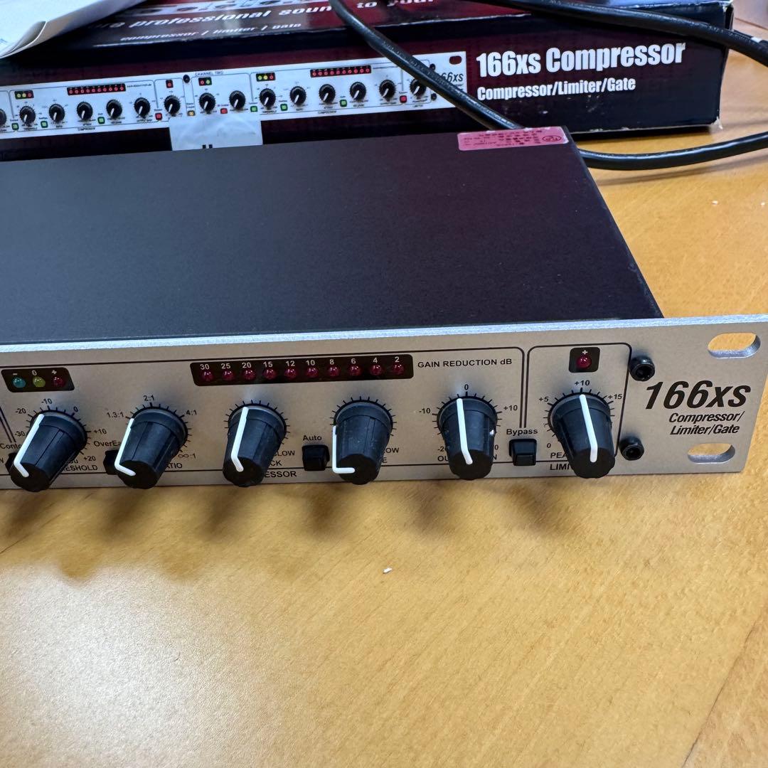 dbx 166xs Compressor 2チャンネル
