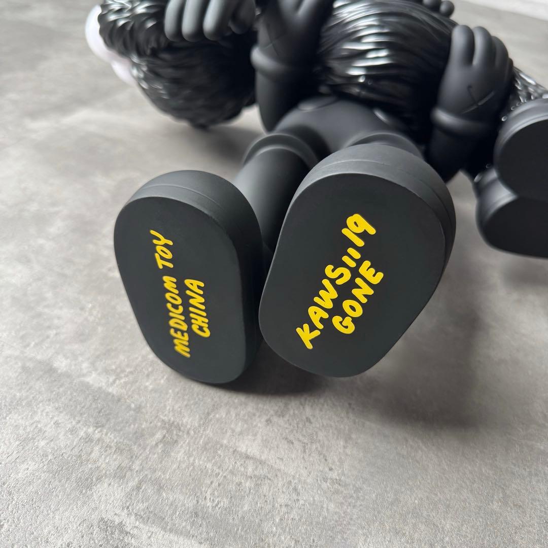 【美品・未使用品】KAWS GONE BLACK OPEN EDITION