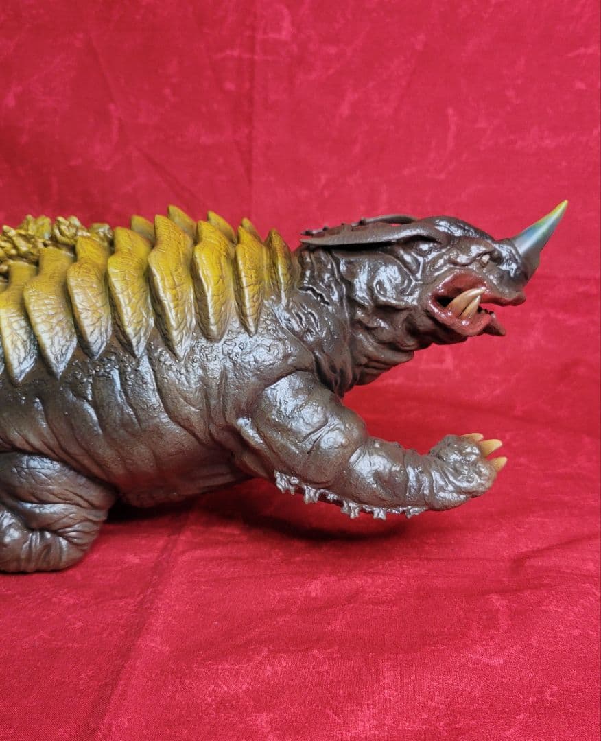 ビリケン商会ソフビキット完成品　透明怪獣ネロンガガレージキット完成品ウルトラマン