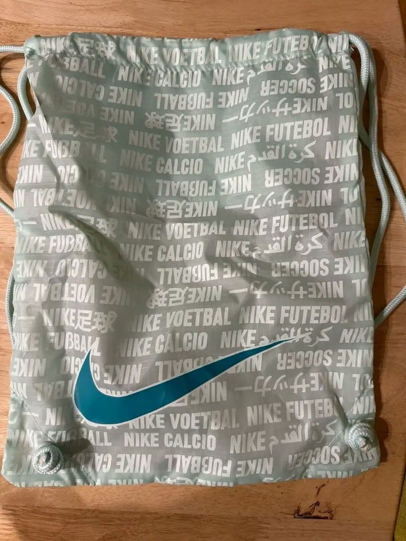 ナイキ ファントム GX2 エリート FG LV8