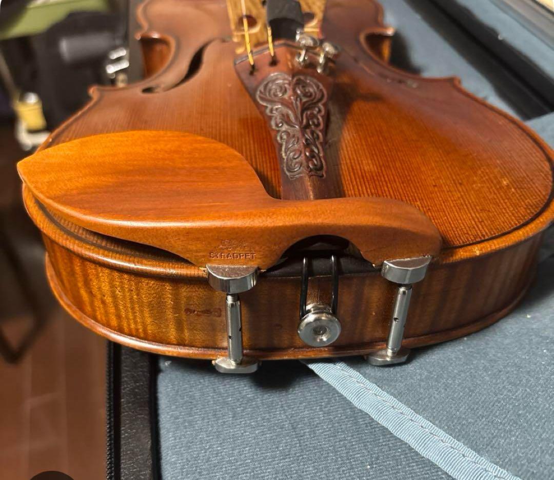 高精度軽量バイオリン4/4顎当グァルネリ型チタニウム土日限定値下げ