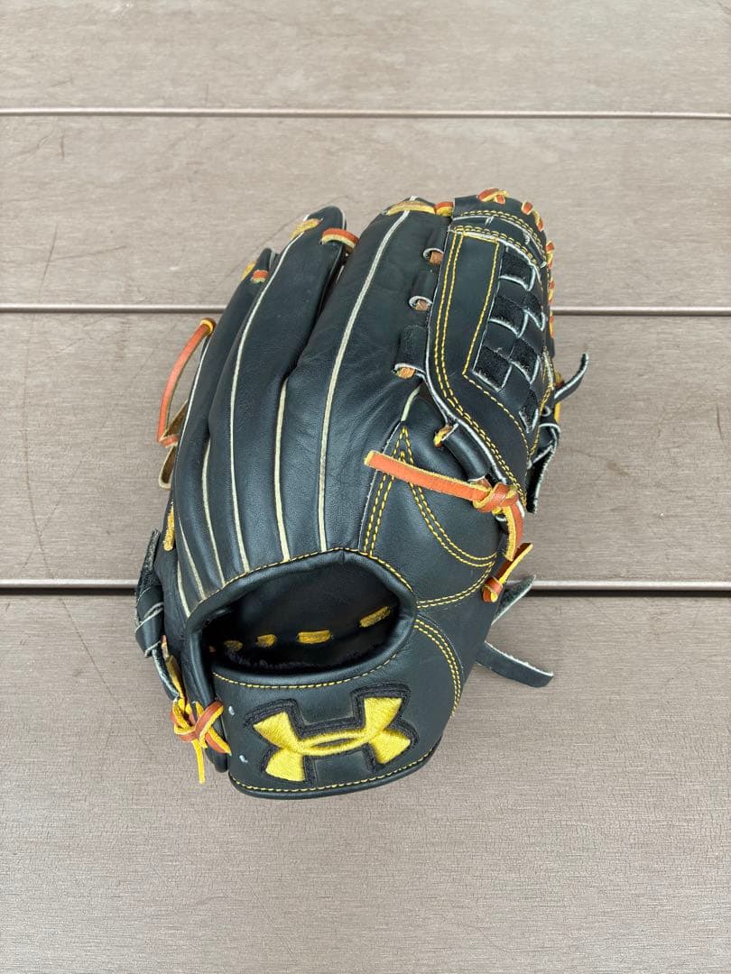 Under Armour 軟式グローブ 黒
