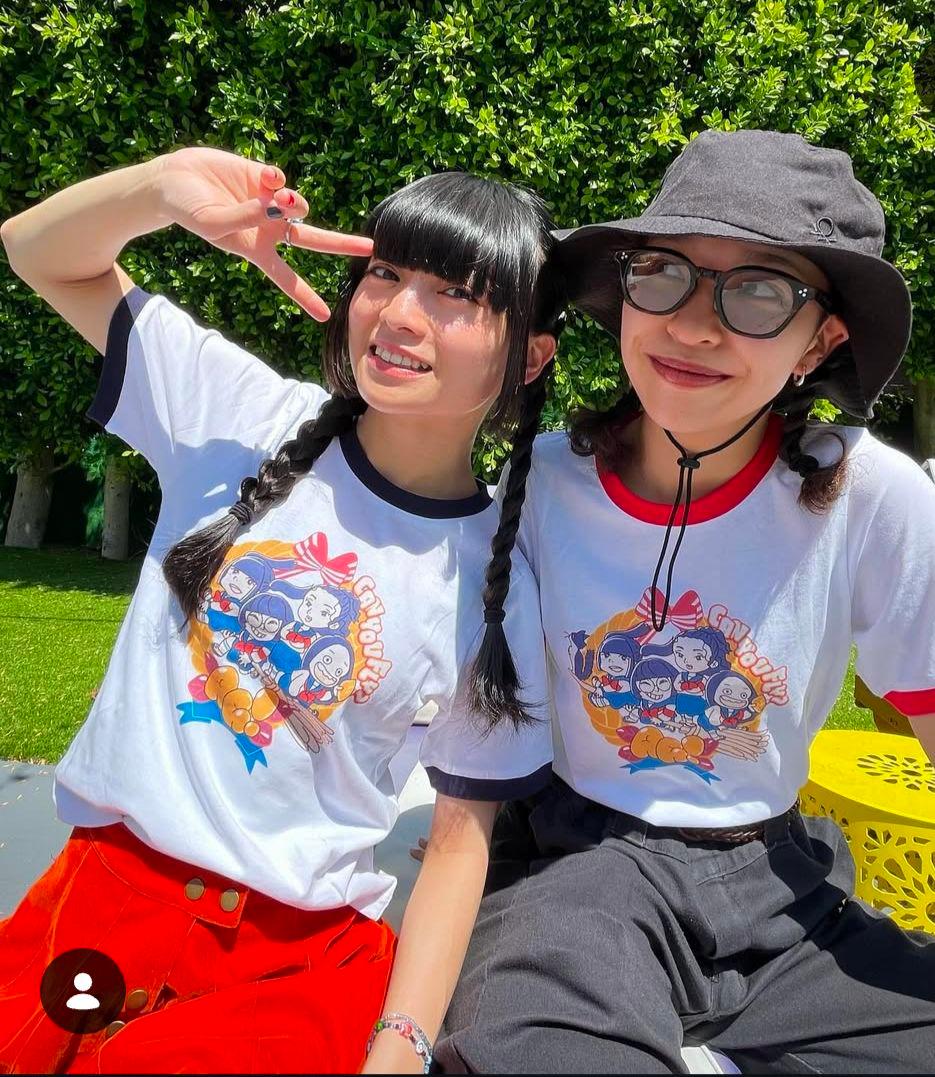 新しい学校のリーダーズ公式ジブリとコラボ幻のＴシャツ2022年物黒１枚