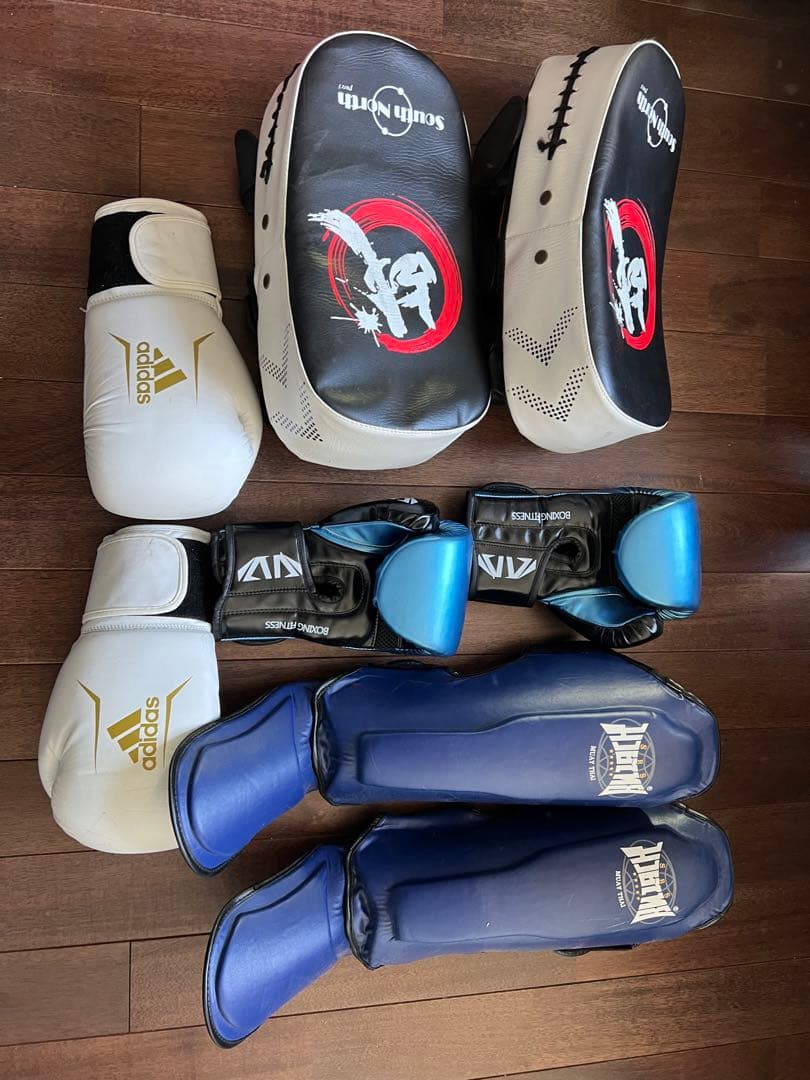 キックボクシング　キックミッド　グローブ　レガースセット　バラ売り可能