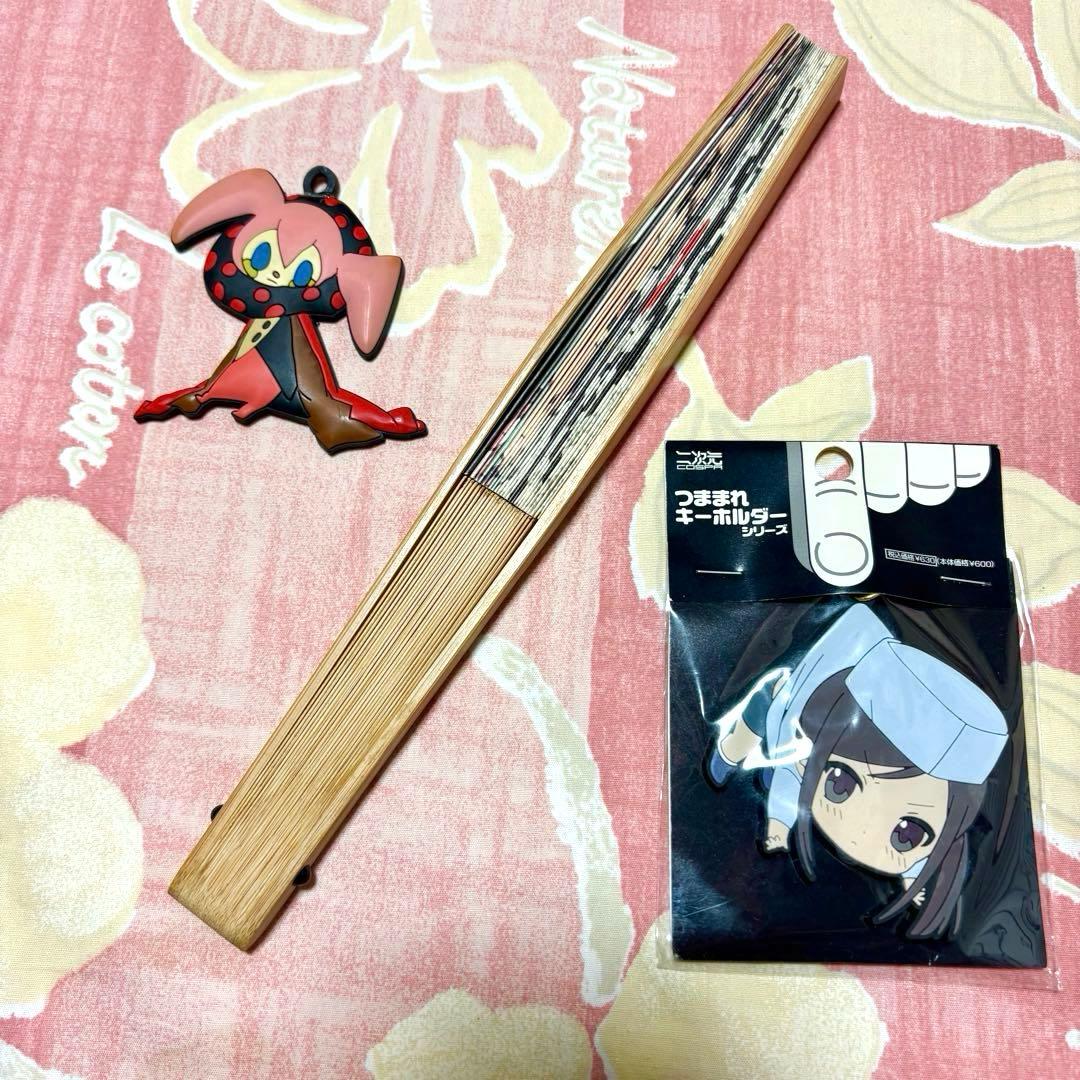 【つままれキーホルダー　鶴来民子】【アニメ『物語シリーズ』八九寺真宵　扇子】他