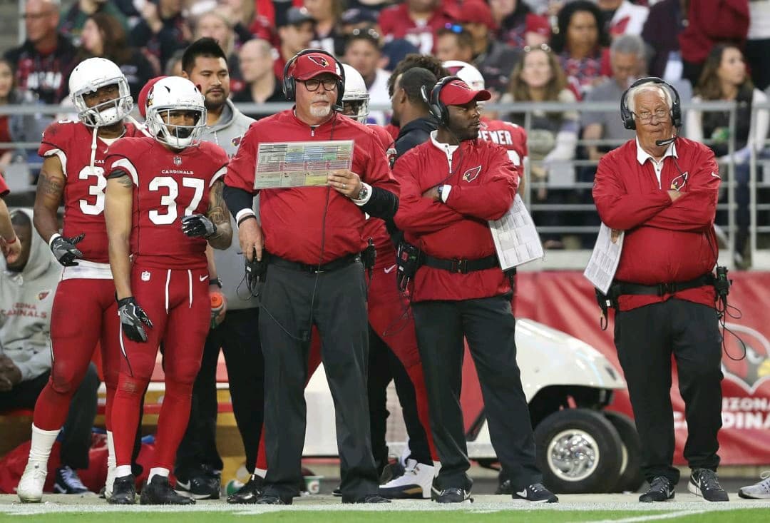 【新品未使用・稀少モデル‼】ナイキ製　NFL バッカニアーズ　ジャケット　XXL