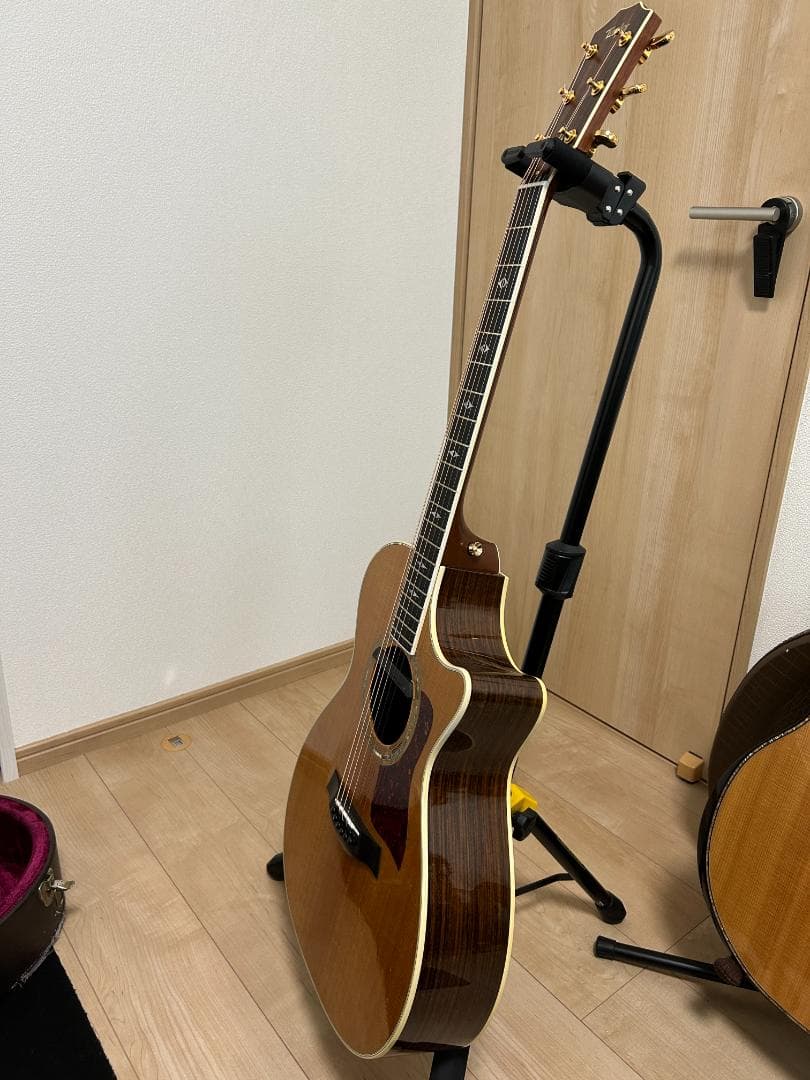 Taylor アコースティックギター ハードケース付 FISHMAN GOTOH