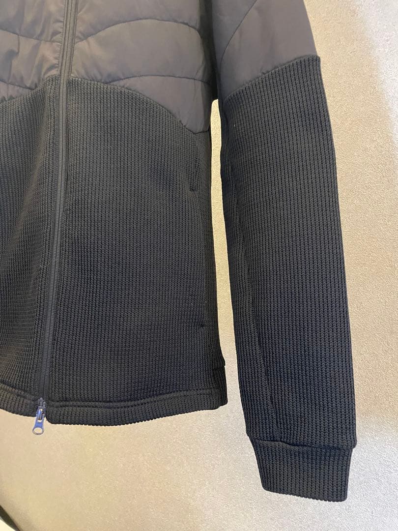 激安年末セール！新品未使用55%OFF！PUMA ジップアップジャケット 黒