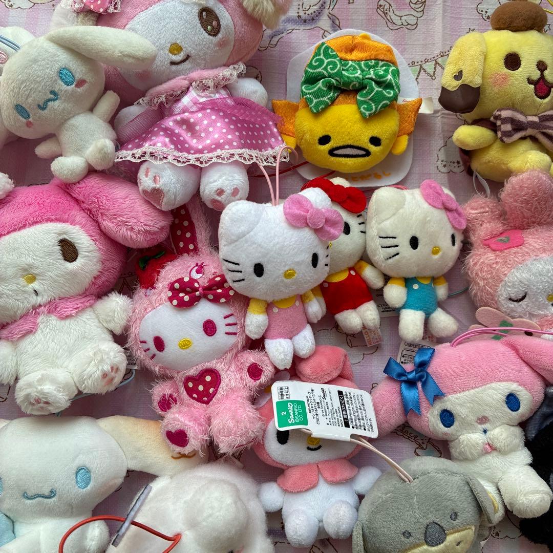 サンリオ　キャラクター　ハローキティ　クロミなど　ぬいぐるみ　おまとめ売り
