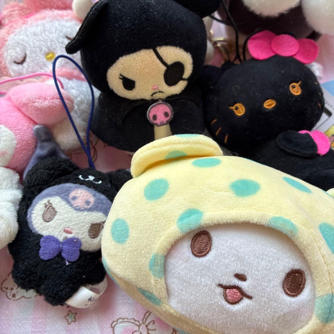 サンリオ　キャラクター　ハローキティ　クロミなど　ぬいぐるみ　おまとめ売り