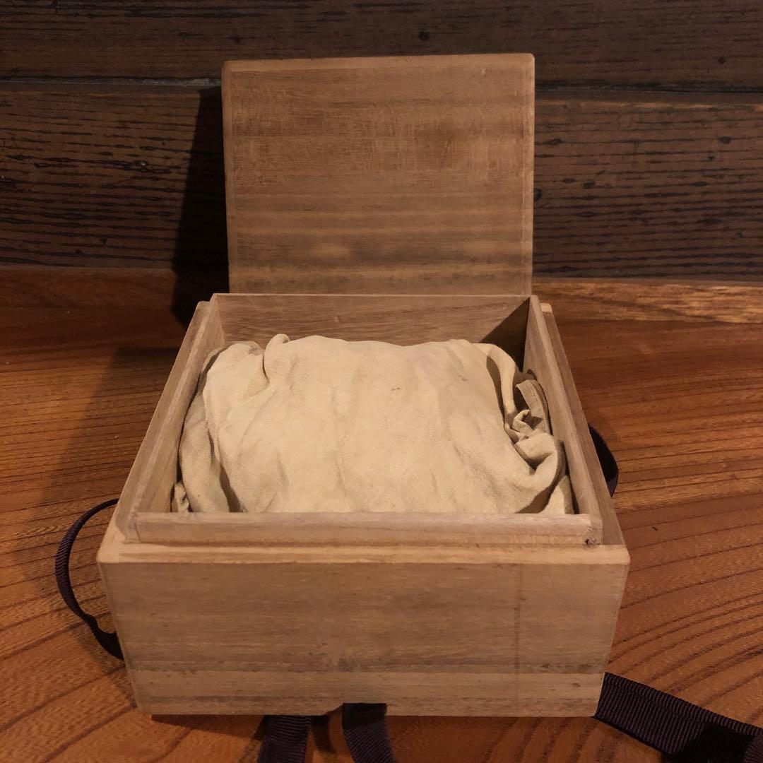 李朝染付、鉄砂家形水滴桐箱入