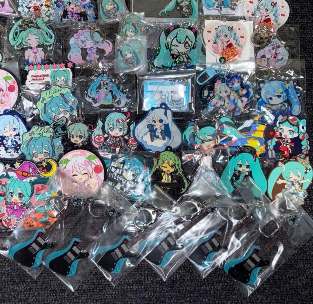 プロセカ 初音ミク 缶バッジ アクリルキーホルダー 大量 まとめ売り 96点