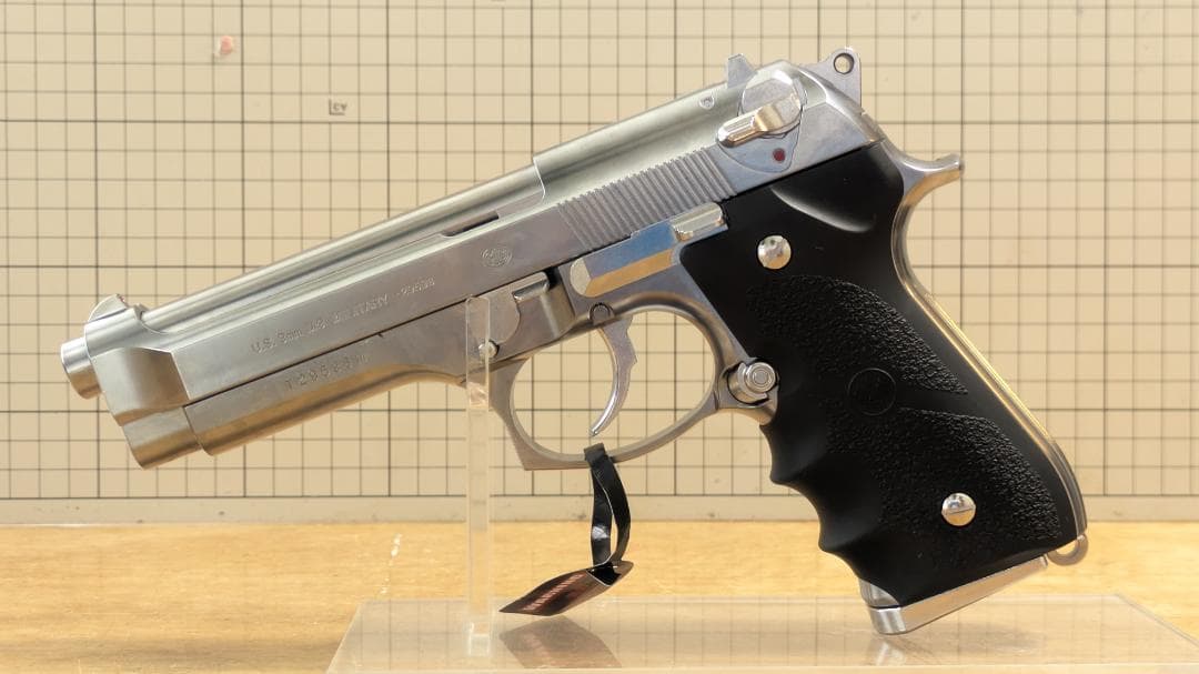 東京マルイ M92F クロームステンレス　付属完備　ガスブローバック　18才