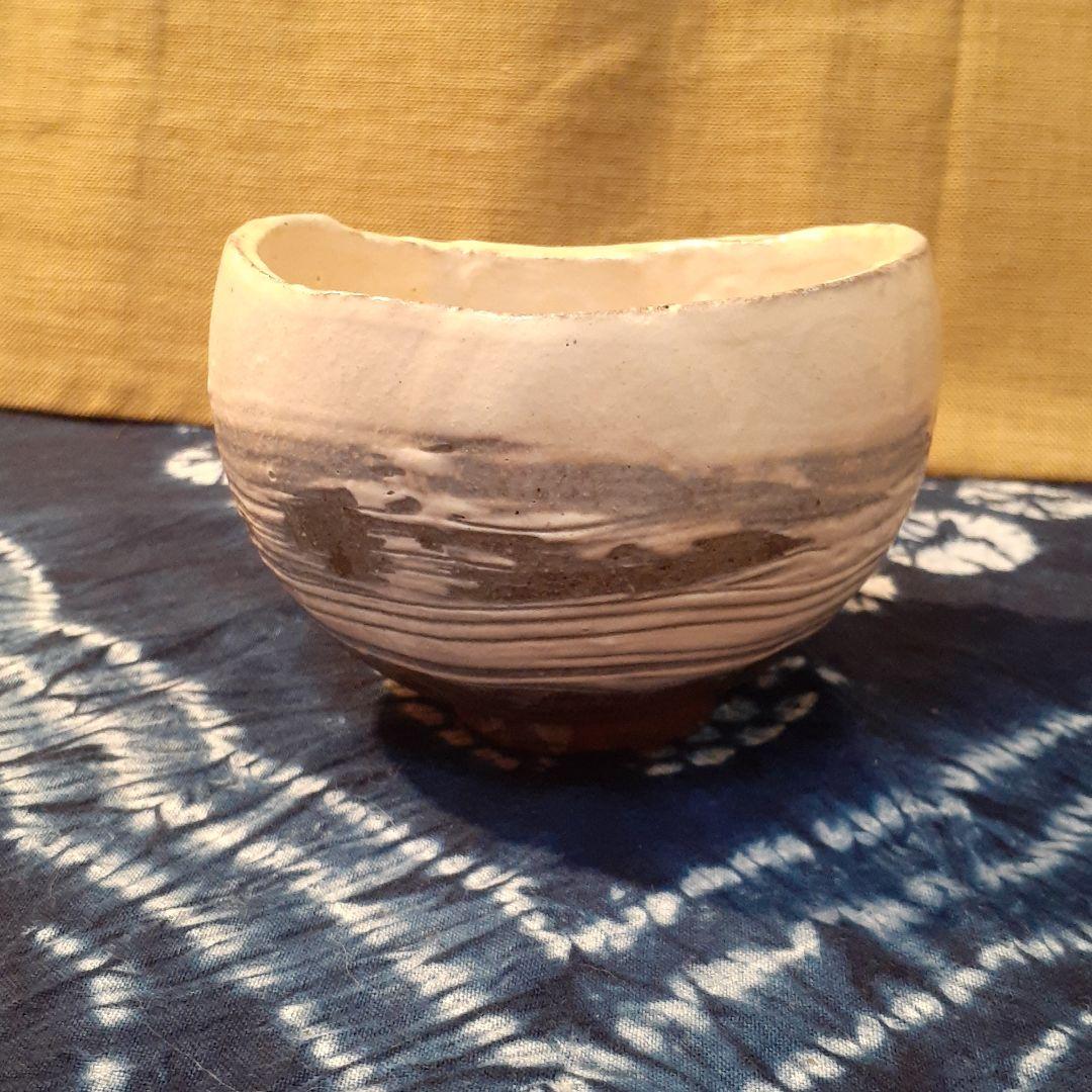 故、石田陶春　作　刷毛目俵型旅茶碗