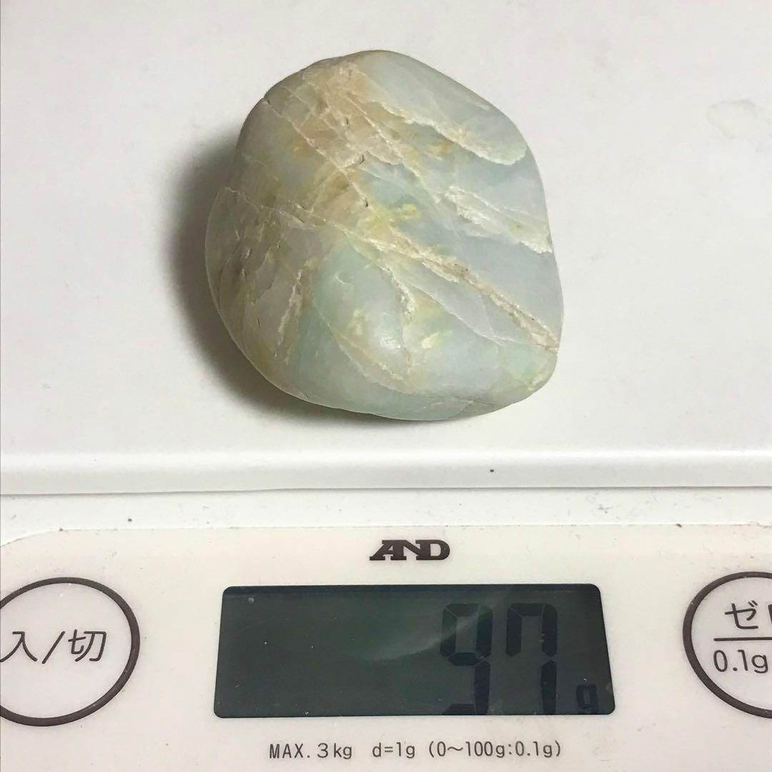 糸魚川翡翠　白地に緑　海石　97g