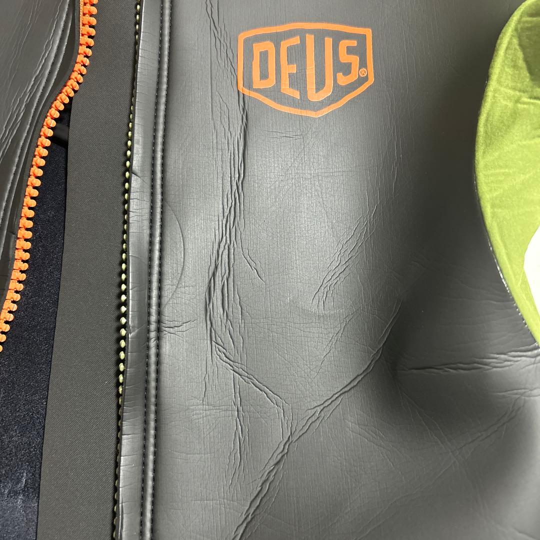 Deus Ex Machina タッパー Mサイズ ブラック/グリーン