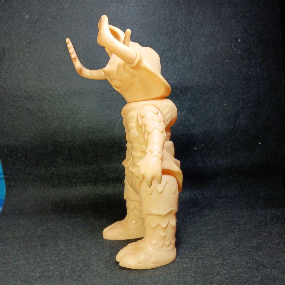 ブルマァク 「アントラー」 肌色成形 無彩色 怪獣 ソフビ
