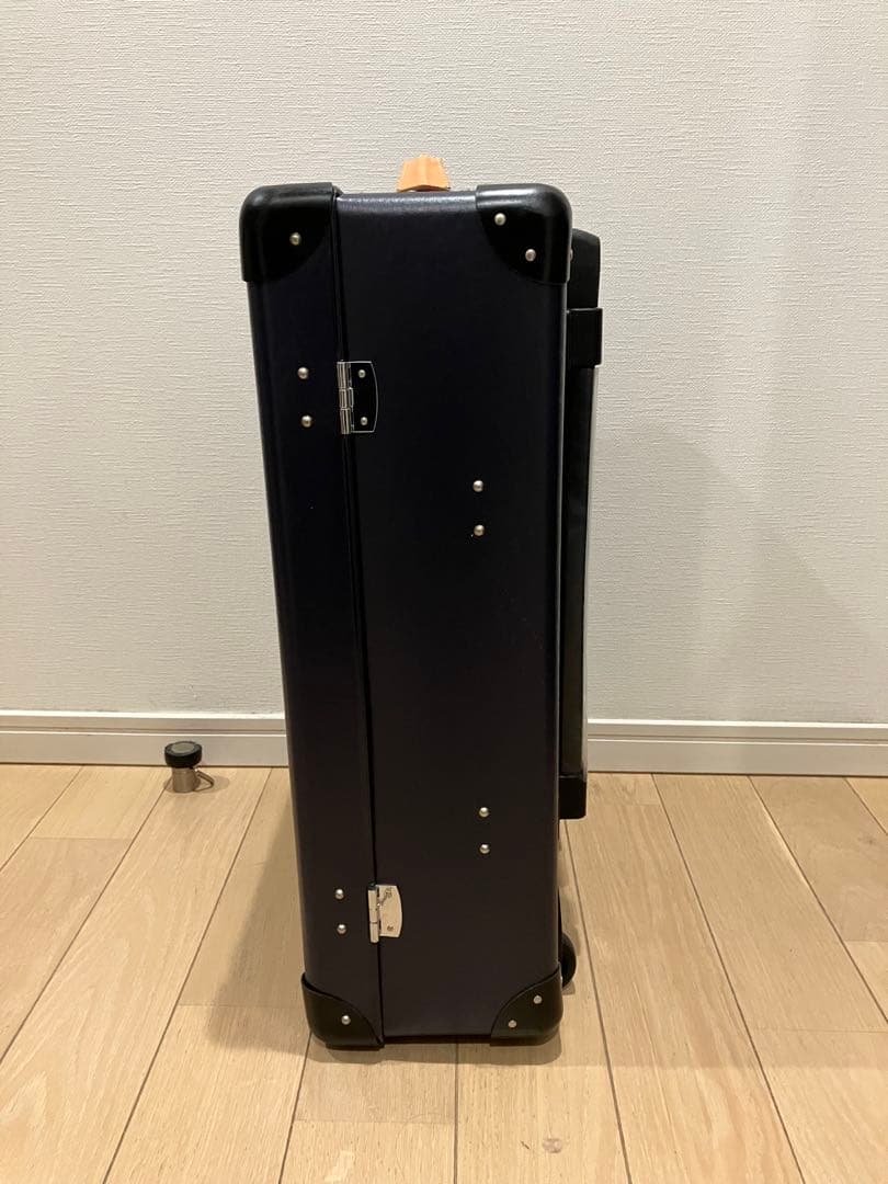 グローブトロッター　キャリーケース　(テレンス　コンラン氏デザイン)