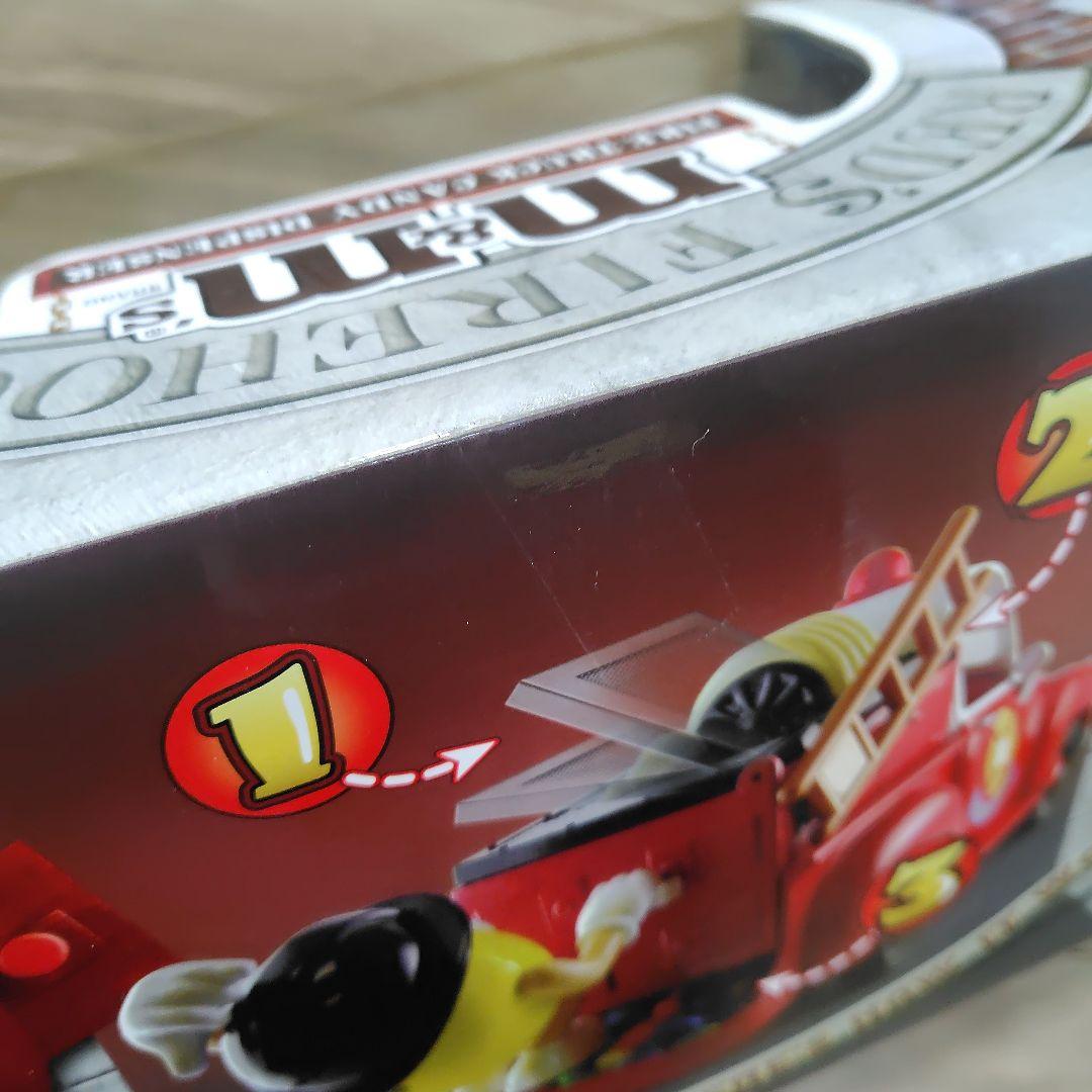 限定品 m&m's 消防車フィギュア ファイヤーマントラック　エムアンドエム